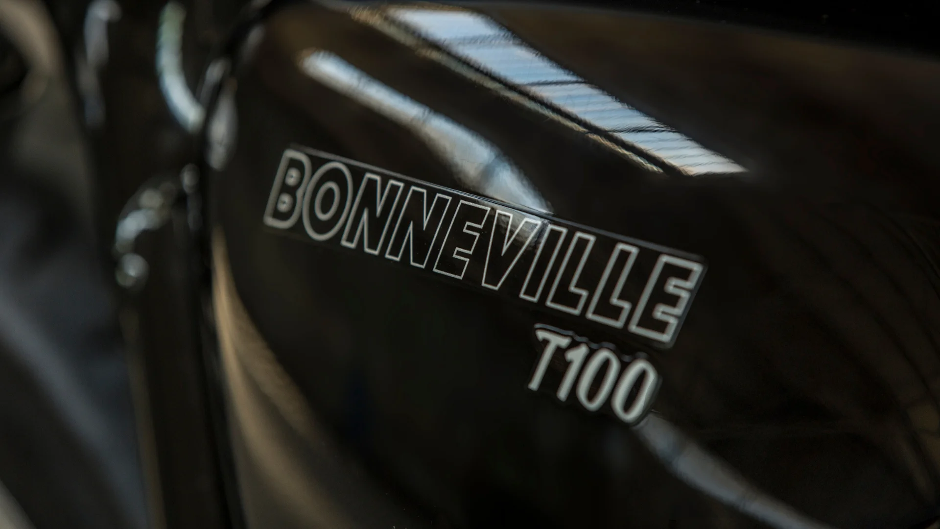 Bonneville-T-100-Gallery (1)